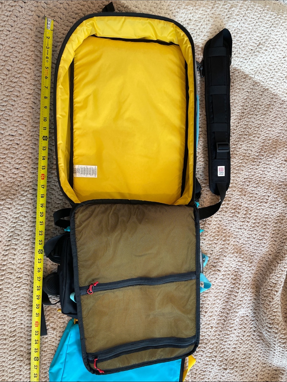 Topo Designs Gray & Black
CARVANA Travel and Daily bag with Turquoise Accents - Picture 4 of 13